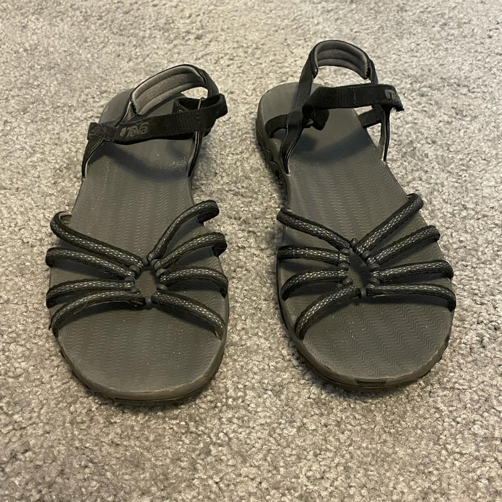 Women’s Teva Sandals Size 9